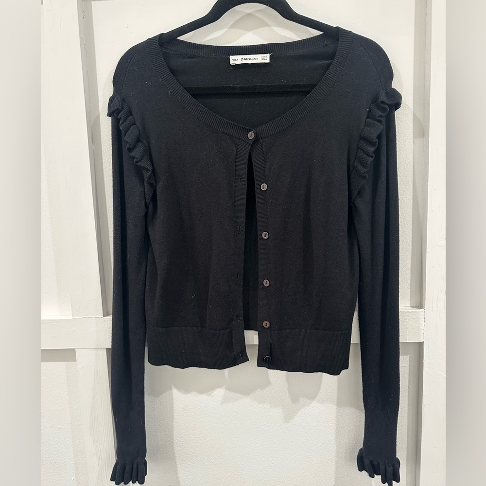 Zara ruffle sleeve Black Knit Cardigan with buttons size small